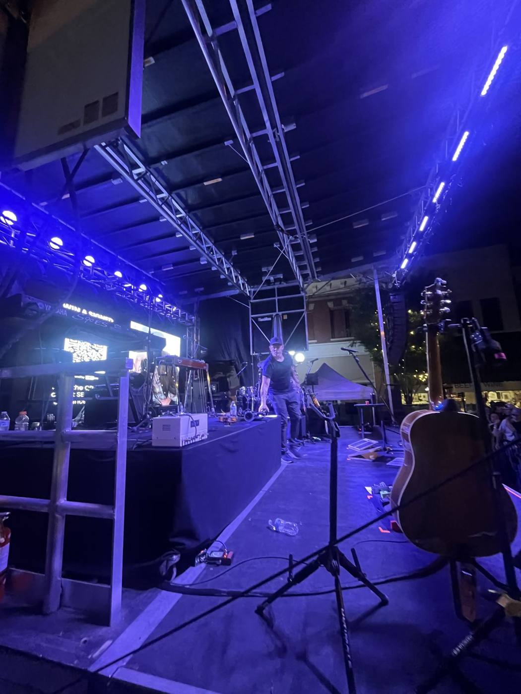 Blue stage wash on the SL100 during a night show
